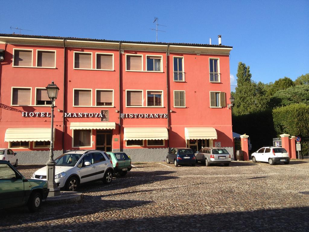 Hotel Mântua Exterior foto